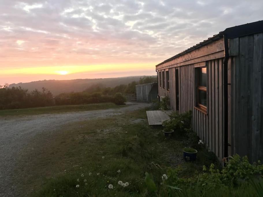 Spacious Cabin On Isolated Farm With Sea View 布德 外观 照片