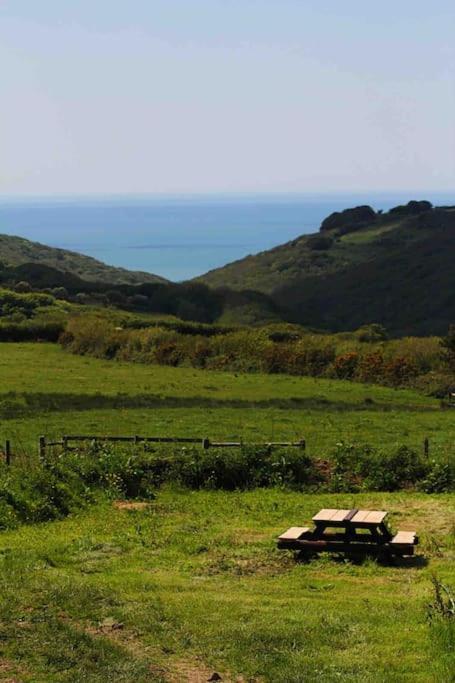 Spacious Cabin On Isolated Farm With Sea View 布德 外观 照片
